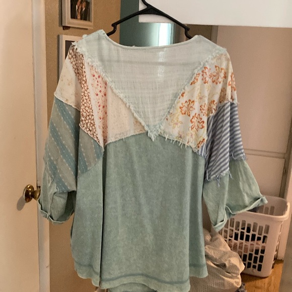 Oli & Hali Vintage Patchwork Blouse in Green and Cream - Picture 4 of 4